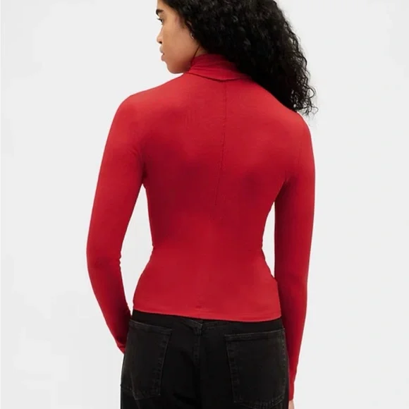 GAP Red featherweight Turtleneck small - Picture 2 of 5
